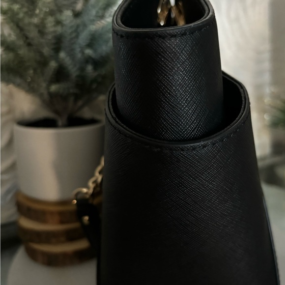 Michael Kors Jet Set Shoulder Bag - Picture 7 of 10